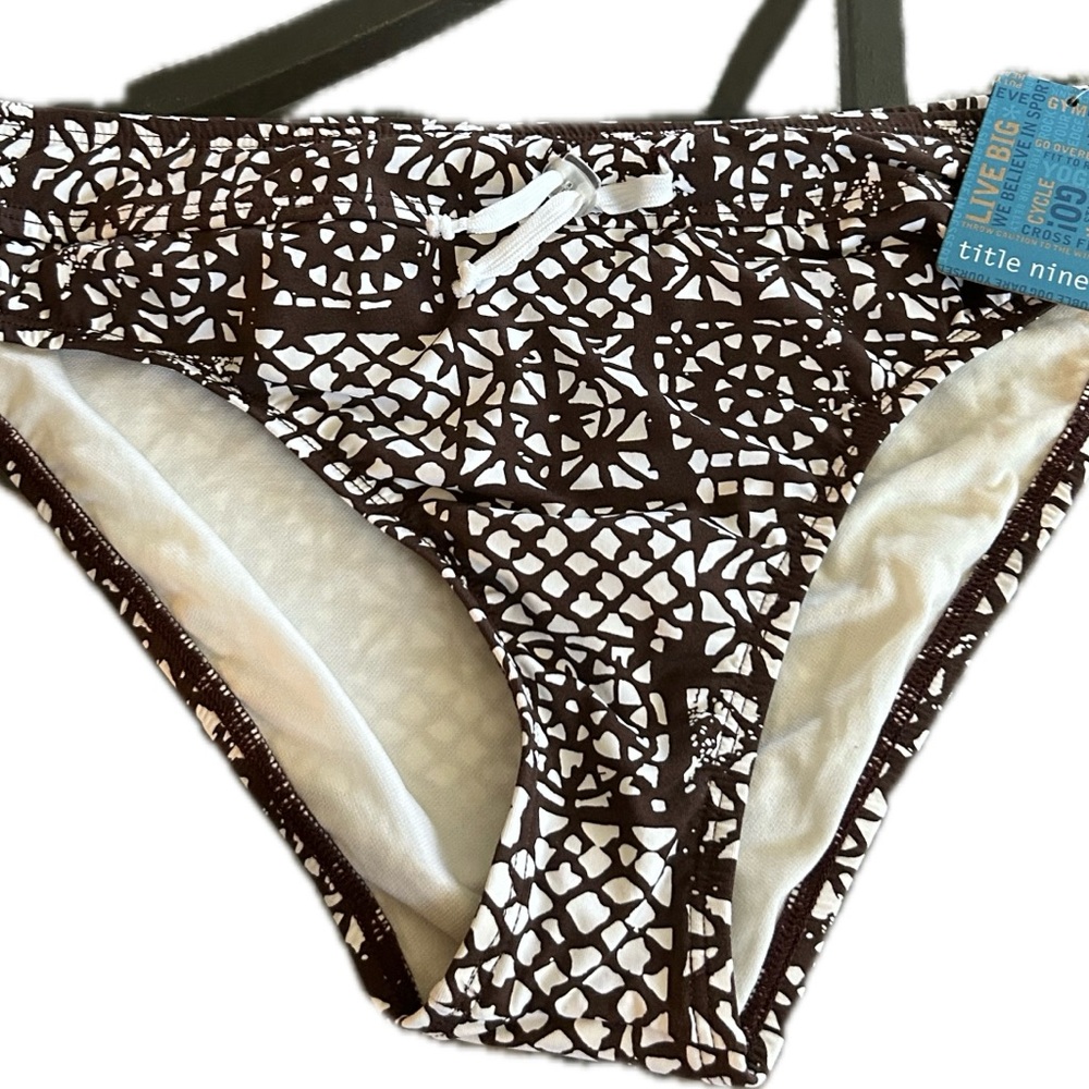 Title Nine Brown & White Geometric Print Bikini Bottom size L